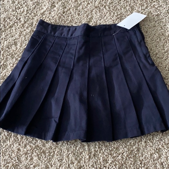 Brandy Melville Dana Skirt - Picture 2 of 4